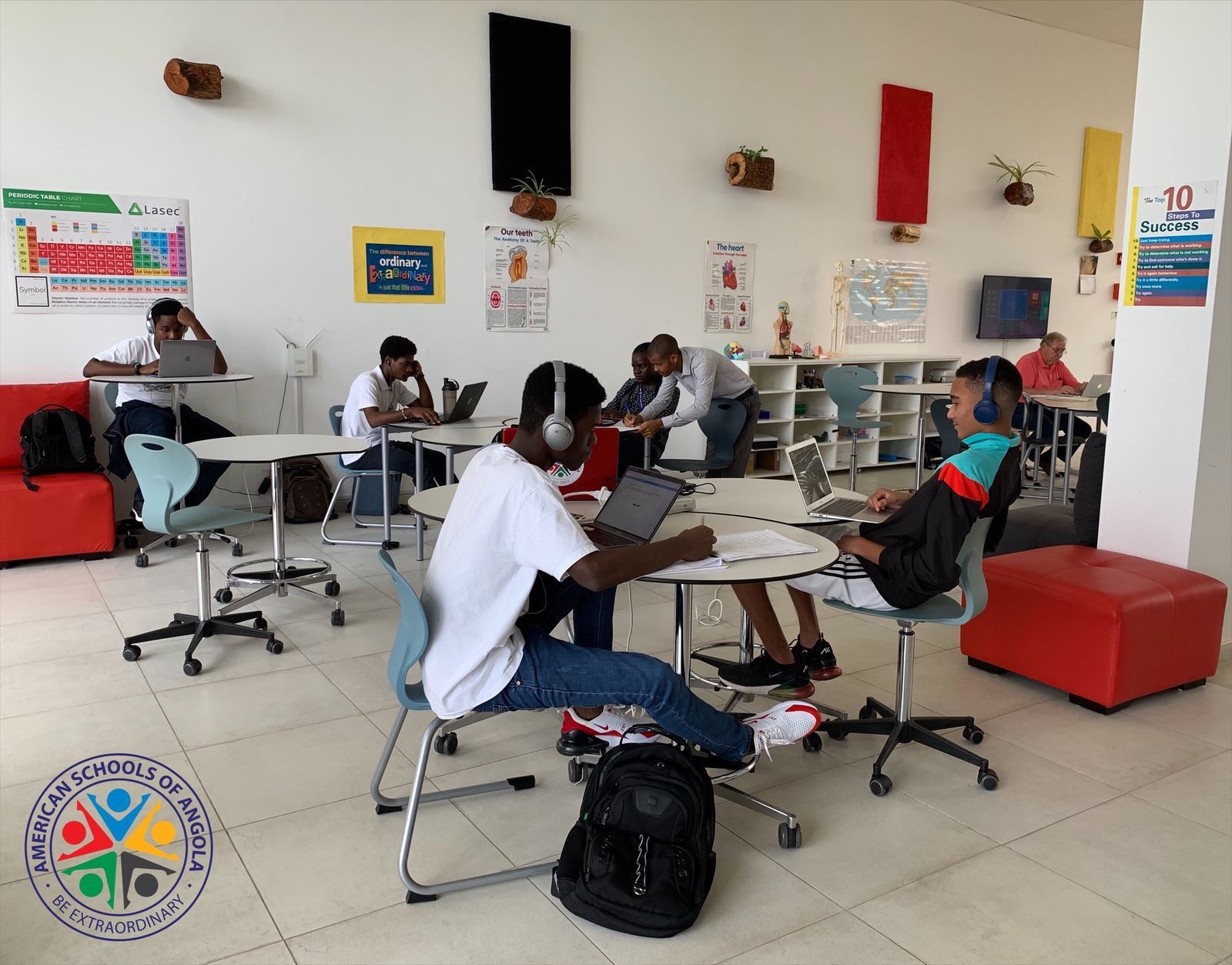 American Schools of Angola. Classroom activities / Technology